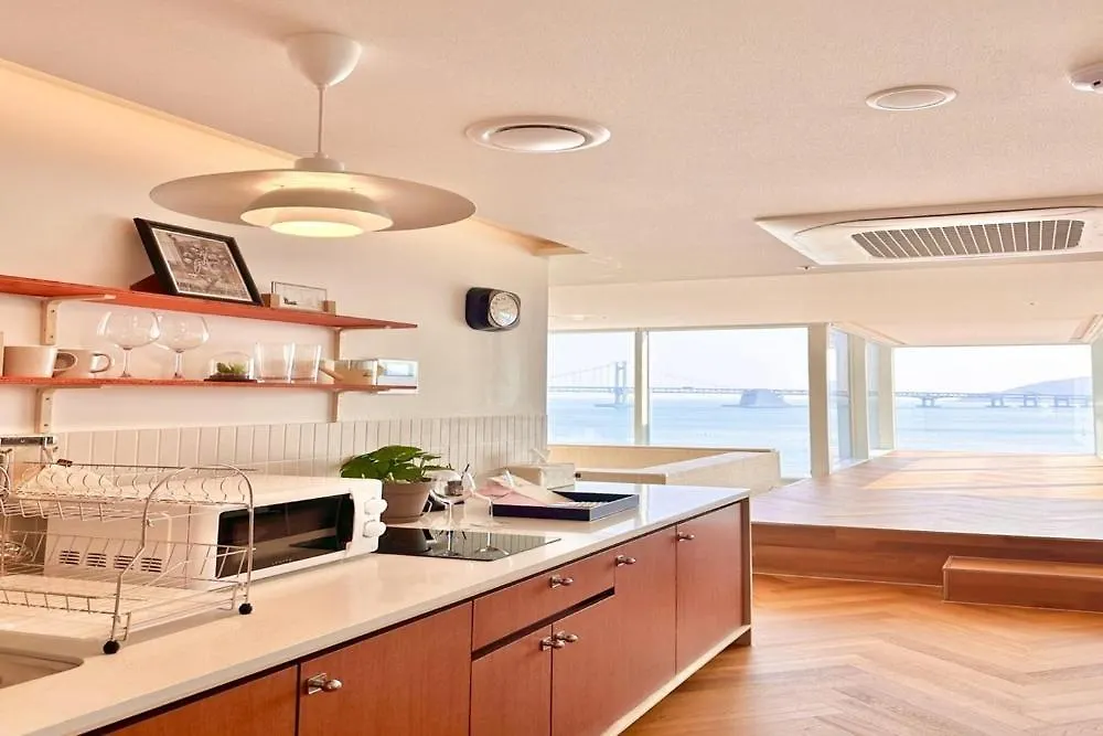 Busan Lazy Morning Ocean View Pension بيت ضيافة