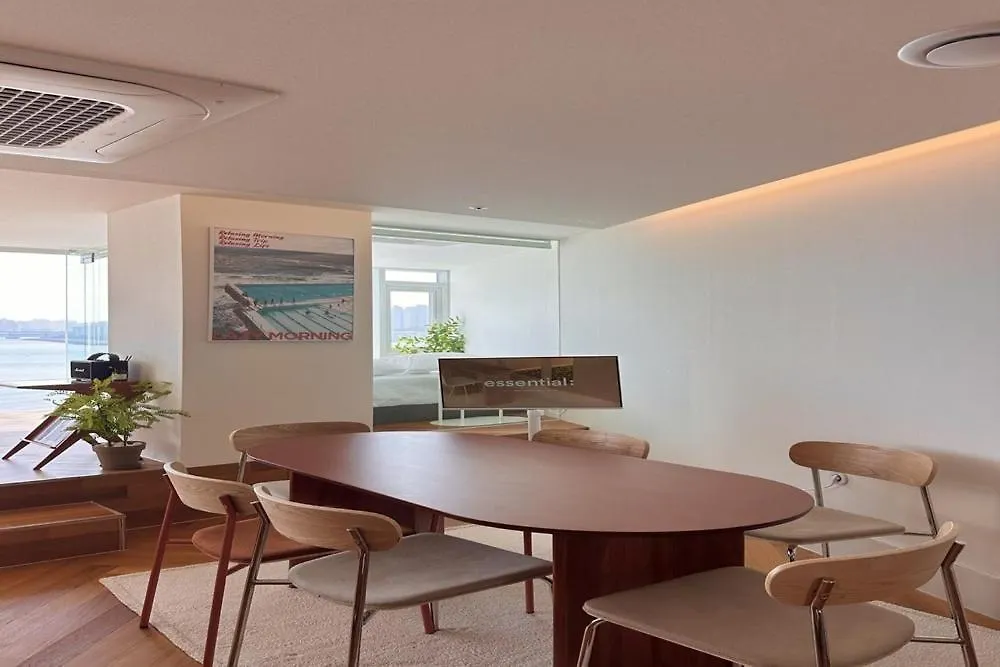 Guest house Busan Lazy Morning Ocean View Pension