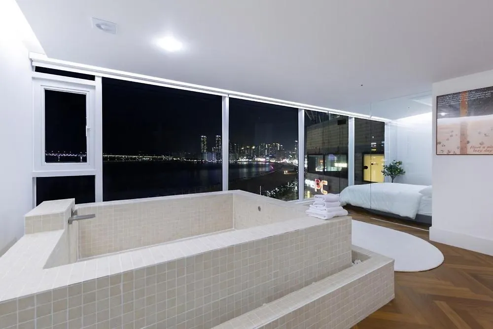 Busan Lazy Morning Ocean View Pension 0*,